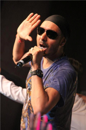 Sukhbir Sukhbir background - Fankar Online