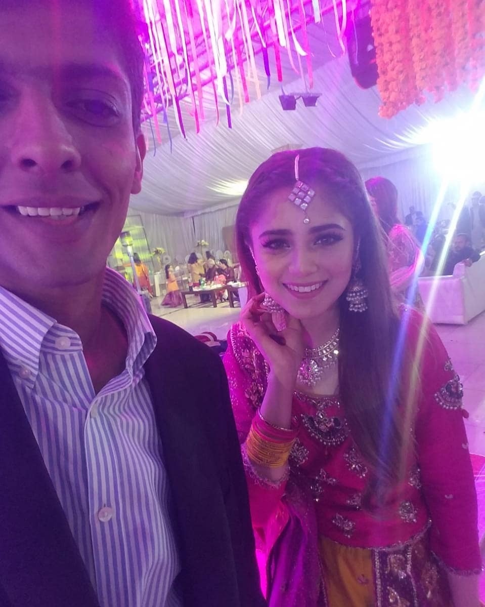 Hire-Pakistani-Singer-Aima-Baig