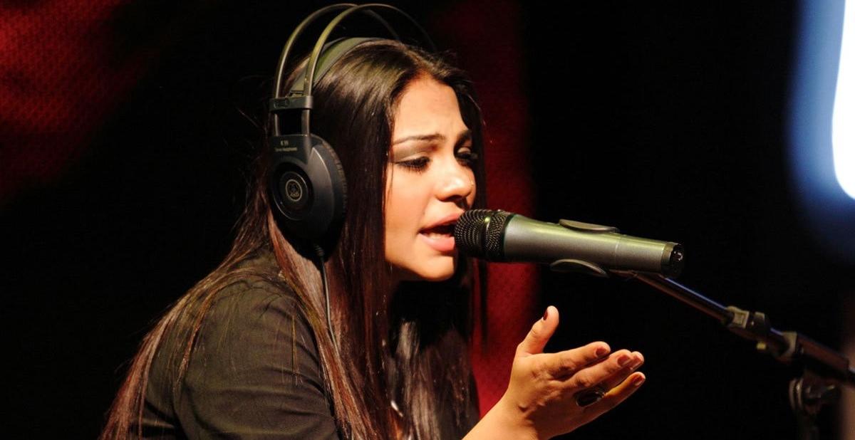 Sanam Marvi Harsh Life Story Will Make You Burst Into Tears
