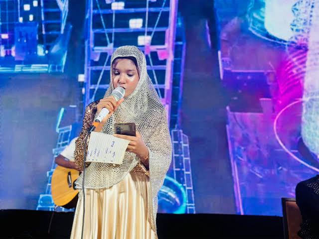 faryal amber 3