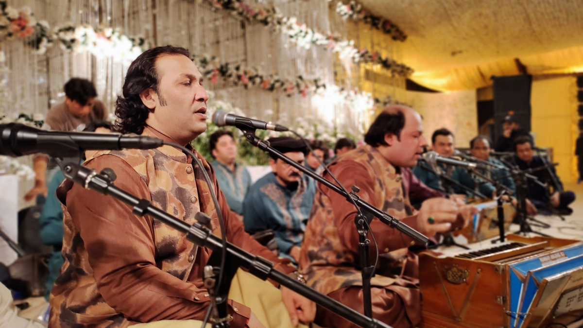 Rizwan Moazzam Qawals with Performance at peak in Lahore Event 005