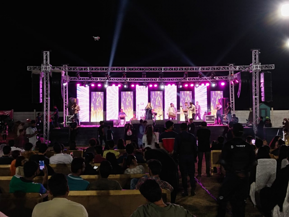 Humaira Arshad Live in Royal Orchid Multan 002