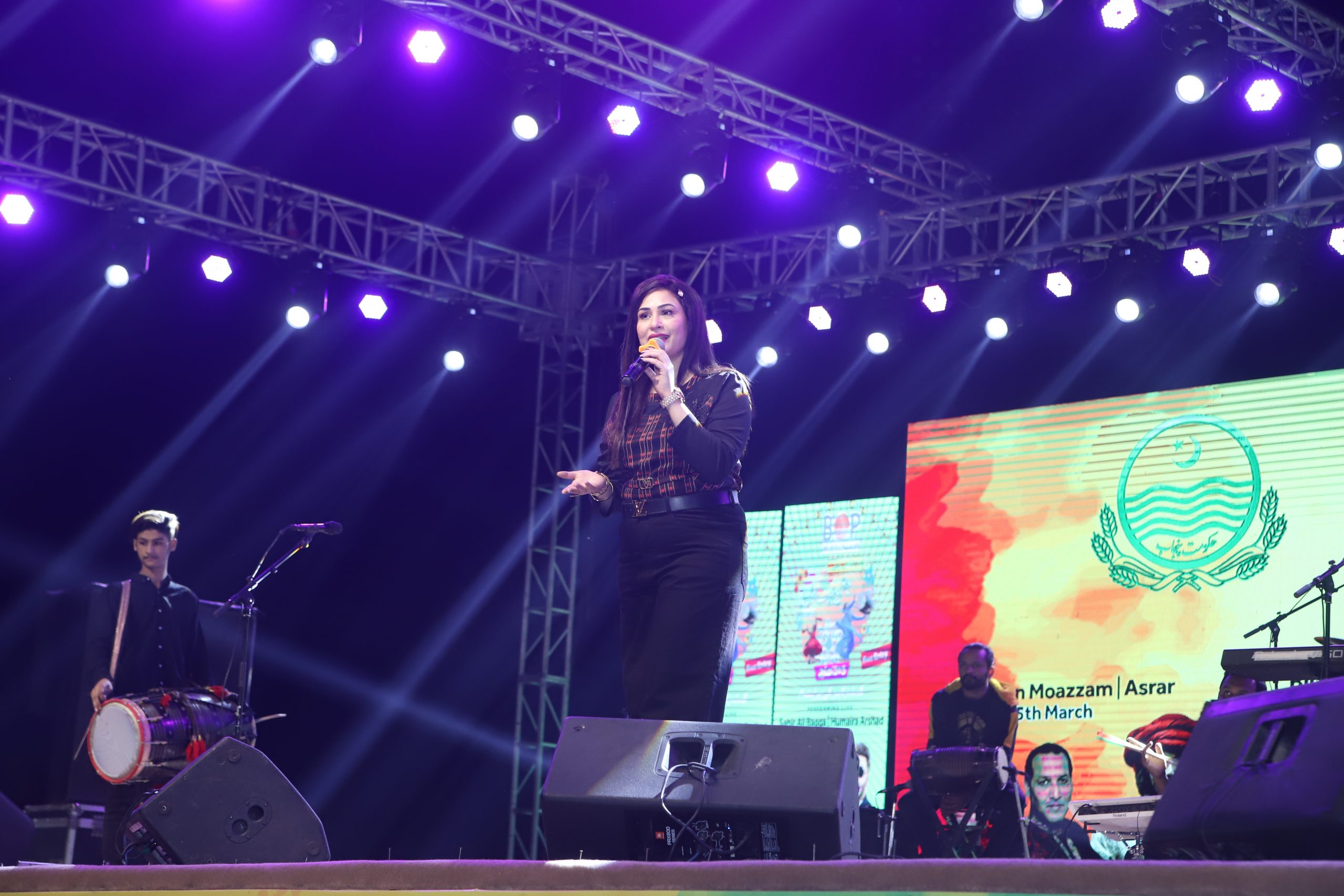 Humaira Arshad Live Performance at Govt of Punjab’s Jashan e Baharan Powered by Bank of Punjab 02