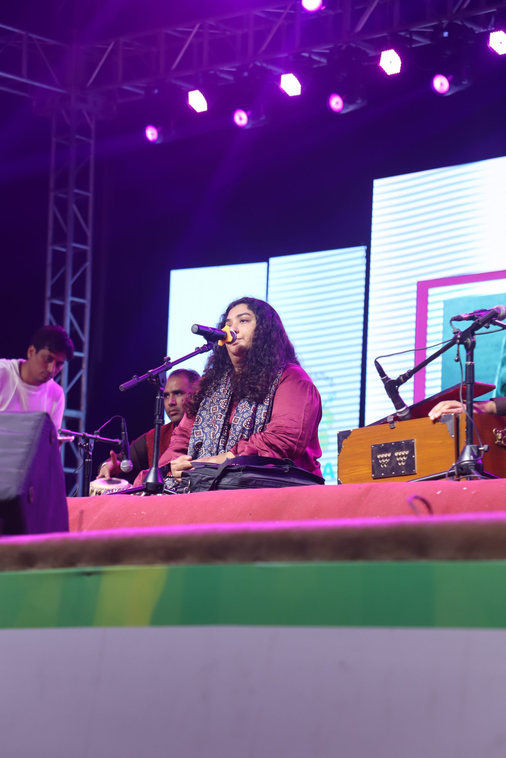 Tahseen Sakina Live Performance 04