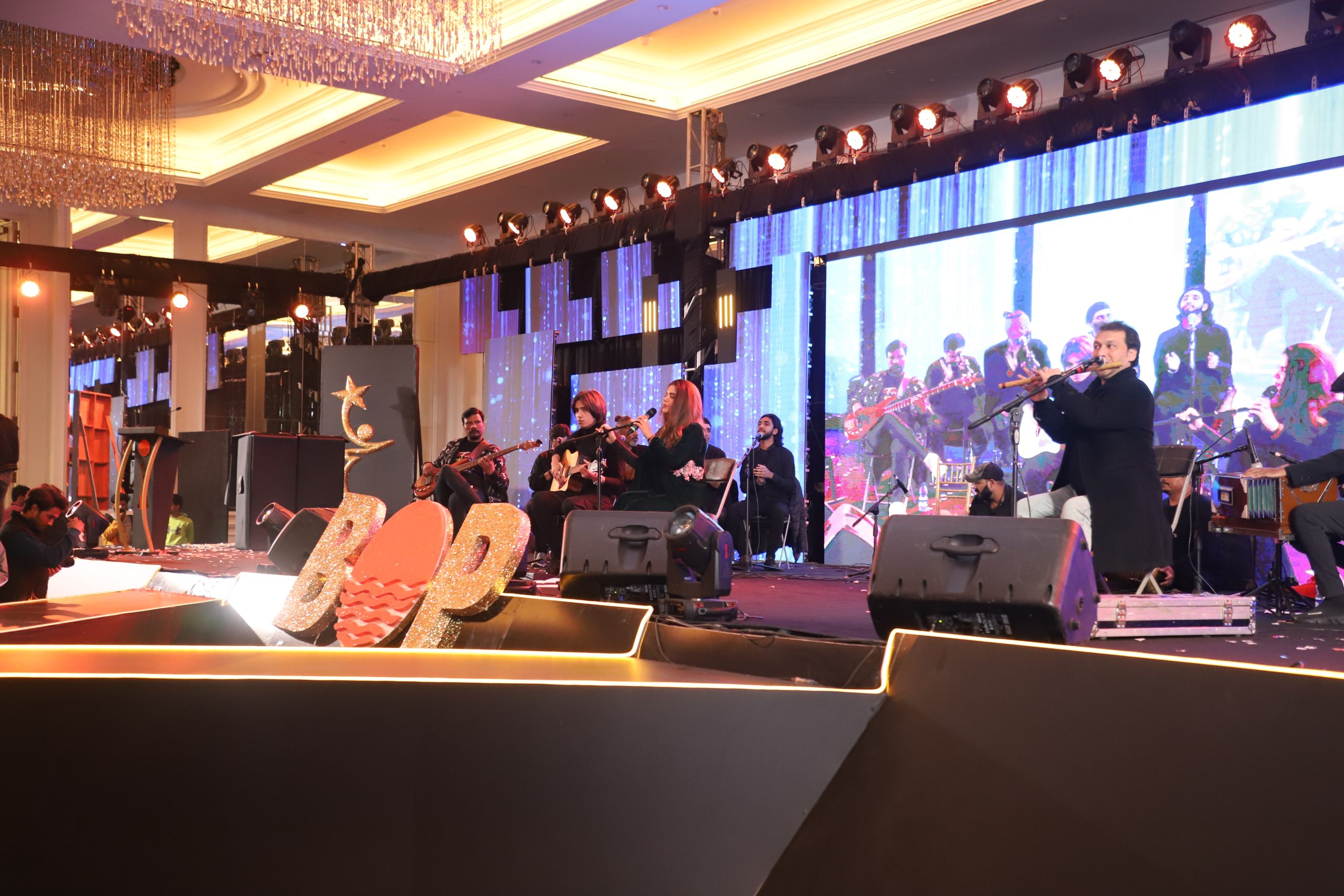 Hadiqa Kiani performed in Excellence Awards 2024 Bank of Punjab 014