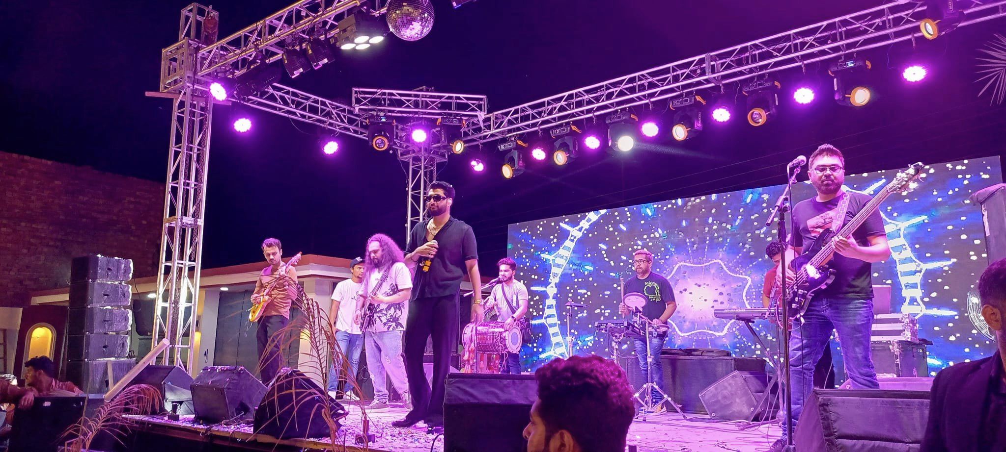 Bilal-Saeed-Live-Performance-in-Multan-004