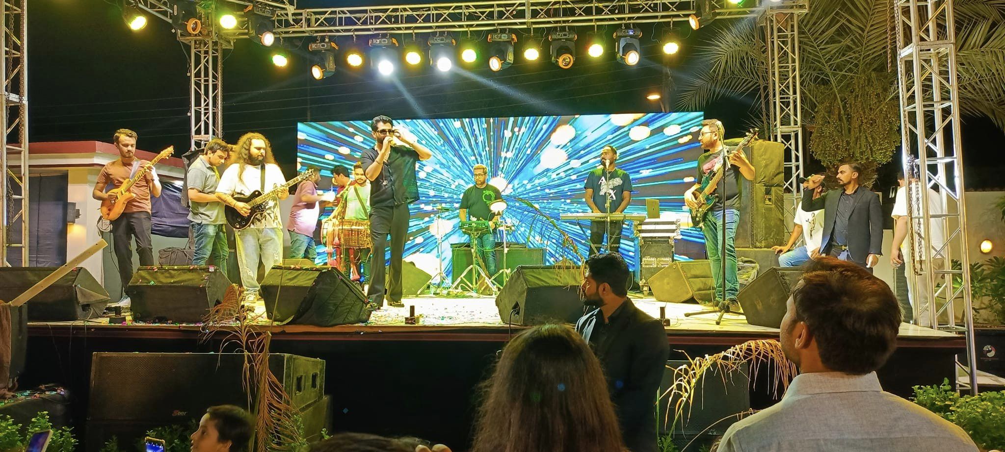 Bilal-Saeed-Live-Performance-in-Multan-006