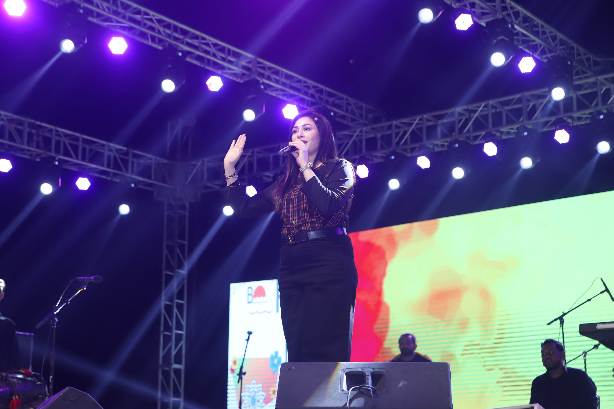 Humaira Arshad Live Performance at Govt of Punjab’s Jashan e Baharan Powered by Bank of Punjab 03