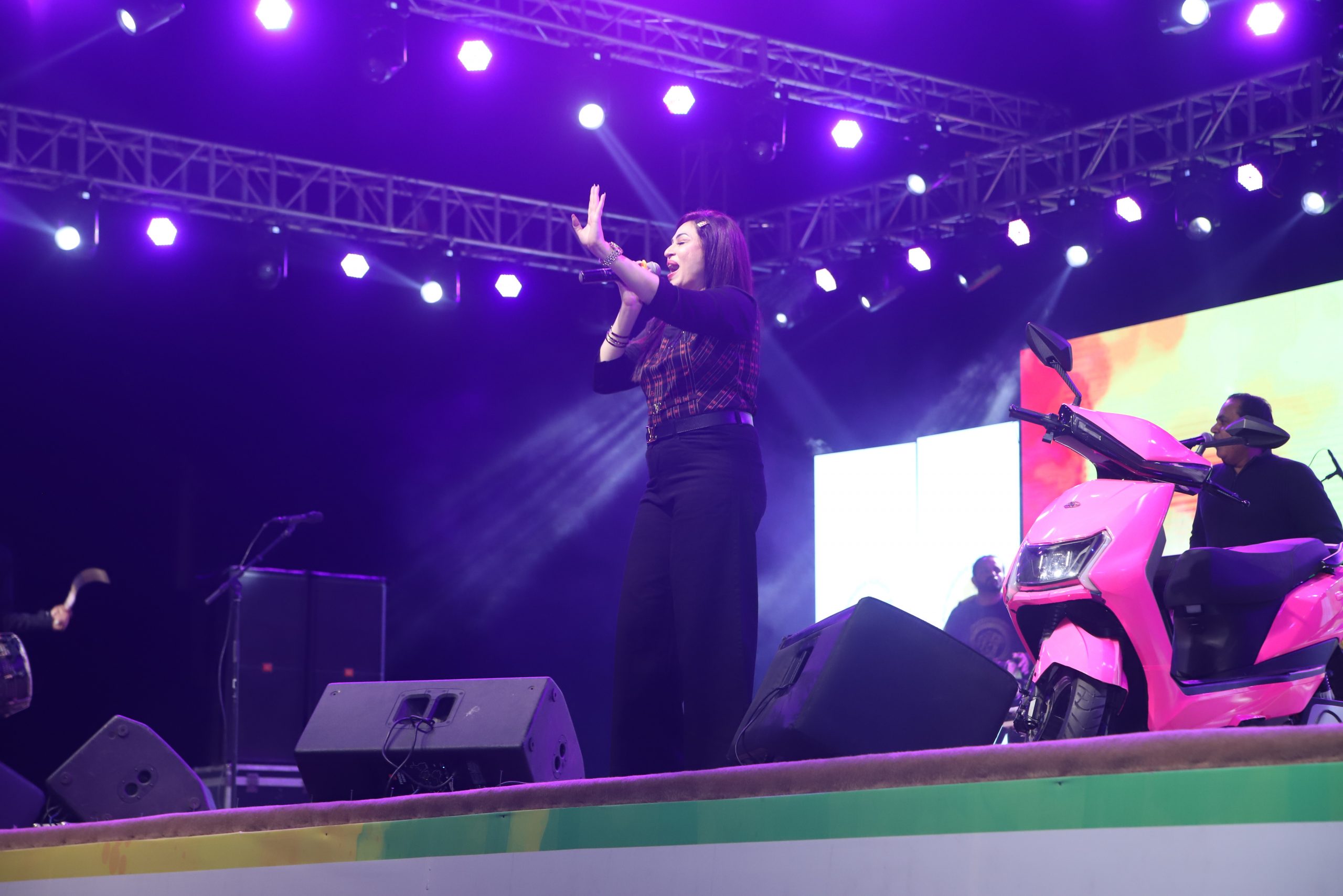 Humaira Arshad Live Performance at Govt of Punjab’s Jashan e Baharan Powered by Bank of Punjab 07