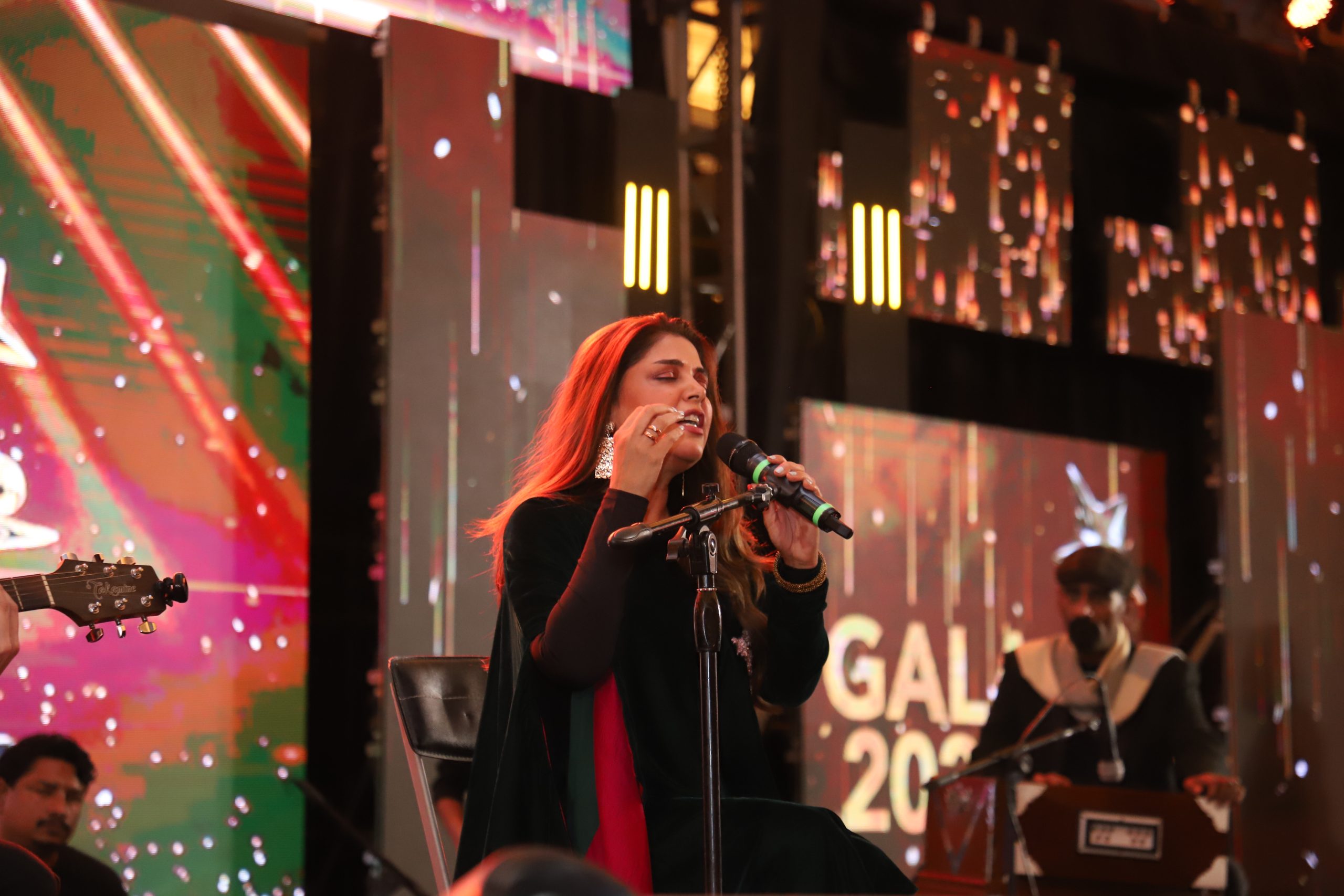 Hadiqa Kiani performed in Excellence Awards 2024 Bank of Punjab 09
